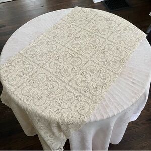 Antique lace table runner-pristine condition 70” x 18”
